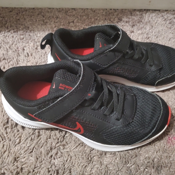 Nike shoes - Picture 5 of 6